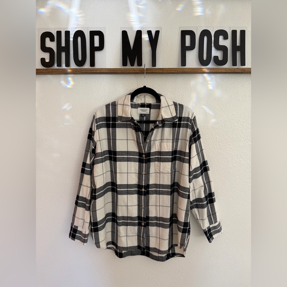 American Eagle Outfitters Black & White Plaid Button-Down Shirt